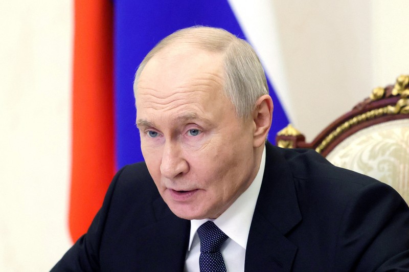 Sebuah peluncur rudal Iskander-M Rusia melaju selama latihan pasukan nuklir di lokasi yang tidak diketahui di Rusia, dalam gambar diam ini yang diambil dari rekaman yang dirilis pada 20 Mei 2026. (Russian Defence Ministry/Handout via REUTERS)
