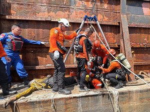 Video Kronologi 3 Pekerja Tewas di Tongkang, Diduga Keracunan Gas