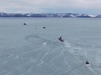 Kapal perang Rusia dan sebuah kapal selam nuklir ikut serta dalam latihan kekuatan nuklir di lokasi yang tidak diketahui di Rusia, dalam gambar diam ini yang diambil dari rekaman yang dirilis pada 21 Mei 2026. (Russian Defence Ministry/Handout via RE