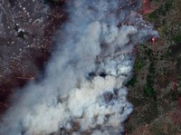 Kebakaran hutan berskala besar telah menghanguskan hampir sepertiga wilayah Pulau Santa Rosa di Taman Nasional Channel Islands, California, Kamis (21/5/2026). (via REUTERS/VANTOR)