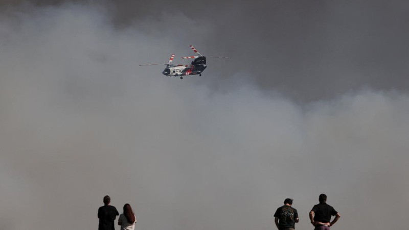 Kebakaran hutan berskala besar telah menghanguskan hampir sepertiga wilayah Pulau Santa Rosa di Taman Nasional Channel Islands, California, Kamis (21/5/2026). (REUTERS/Daniel Cole)