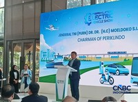 Ketua Umum Perkumpulan Industri Kendaraan Listrik Indonesia (PERIKLINDO) Moeldoko dalam Launching Periklindo Electric Vehicles Show (PEVS) 2026, Kamis (21/5/2026). (CNBC Indonesia/Ferry Sandi)