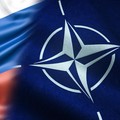 Kolase bendera Rusia dan Nato. (Dok. Freepik)