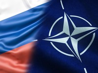 Kolase bendera Rusia dan Nato. (Dok. Freepik)