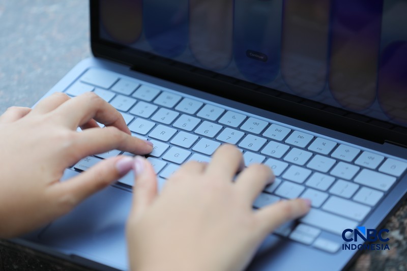 Macbook Neo. (CNBC Indonesia/Tri Susilo)