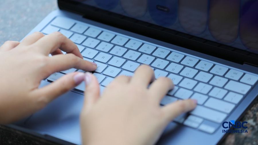 Macbook Neo. (CNBC Indonesia/Tri Susilo)