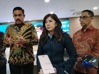 Menteri Usaha Mikro Kecil dan Menengah (UMKM) Maman Abdurrahman dan Menteri Komunikasi dan Digital (Menkomdigi) Meutya Hafid saat ditemui di kantor Kementerian Komunikasi dan Digital, Kamis (21/5/2026). (CNBC Indonesia/Novina Putri Bestari)
