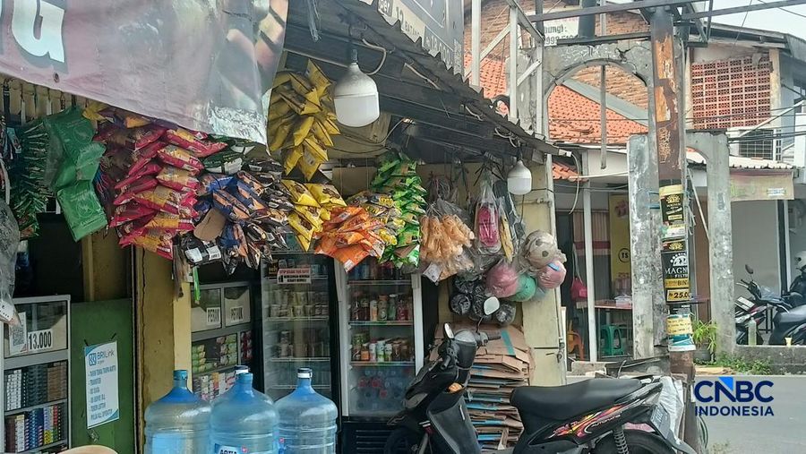 Warung Madura di daerah Ciputat, Tangerang Selatan, Kamis (21/5/2026). (CNBC Indonesia/Ferry Sandi)
