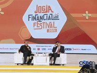 Chairman & Founder CT Corp, Chairul Tanjung dan Menteri Keuangan RI, Purbaya Yudhi Sadewa saat menyampaikan pemaparan dalam Jogja Financial Festival 2026 di Jogja Expo Center (JEC), Yogyakarta, DIY, Jumat (22/5/2026). (CNBC Indonesia/Muhammad Sabki)