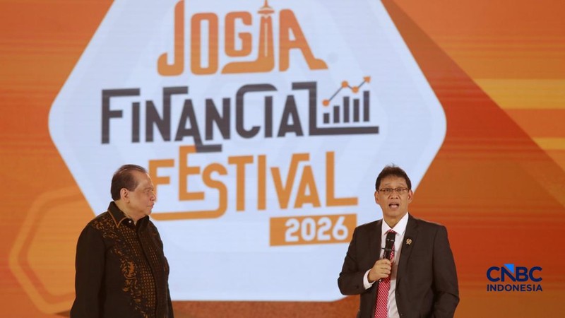 Chairman & Founder CT Corp, Chairul Tanjung dan Menteri Keuangan RI, Purbaya Yudhi Sadewa saat menyampaikan pemaparan dalam Jogja Financial Festival 2026 di Jogja Expo Center (JEC), Yogyakarta, DIY, Jumat (22/5/2026). (CNBC Indonesia/Muhammad Sabki)