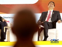 Chairman & Founder CT Corp, Chairul Tanjung dan Menteri Keuangan RI, Purbaya Yudhi Sadewa saat menyampaikan pemaparan dalam Jogja Financial Festival 2026 di Jogja Expo Center (JEC), Yogyakarta, DIY, Jumat (22/5/2026). (CNBC Indonesia/Muhammad Sabki)