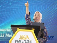 Deputi Gubernur Bank Indonesia, Aida S Budiman saat menyampaikan pemaparan dalam Jogja Financial Festival 2026 di Jogja Expo Center (JEC), Yogyakarta, DIY, Jumat (22/5/2026). (CNBC Indonesia/Faisal Rahman)