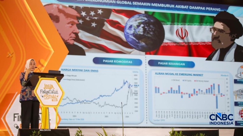 Deputi Gubernur Bank Indonesia, Aida S Budiman saat menyampaikan pemaparan dalam Jogja Financial Festival 2026 di Jogja Expo Center (JEC), Yogyakarta, DIY, Jumat (22/5/2026).