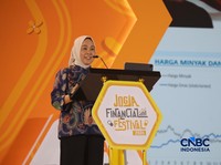 Deputi Gubernur Bank Indonesia, Aida S Budiman saat menyampaikan pemaparan dalam Jogja Financial Festival 2026 di Jogja Expo Center (JEC), Yogyakarta, DIY, Jumat (22/5/2026). (CNBC Indonesia/Faisal Rahman)