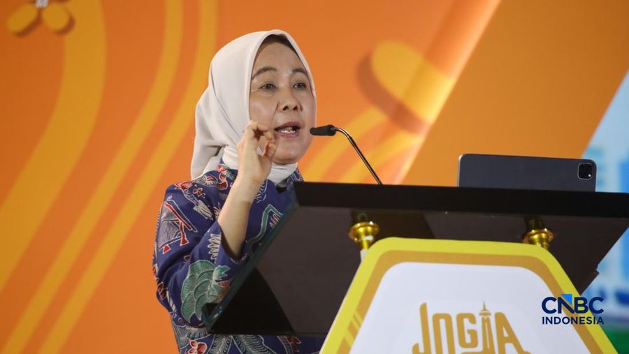 Deputi Gubernur Bank Indonesia, Aida S Budiman saat menyampaikan pemaparan dalam Jogja Financial Festival 2026 di Jogja Expo Center (JEC), Yogyakarta, DIY, Jumat (22/5/2026). (CNBC Indonesia/Faisal Rahman)
