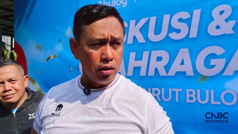 Direktur Utama Perum Bulog Ahmad Rizal Ramdhani saat konferensi pers di Jakarta, Jumat (22/5/2026). (CNBC Indonesia/Martyasari Rizky)