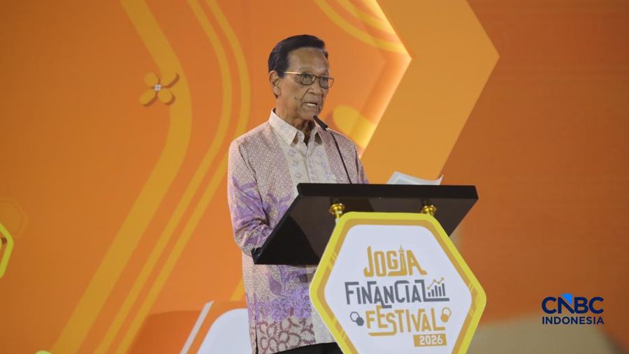 Gubernur DIY, Sri Sultan Hamengkubuwono X saat menyampaikan sambutan dalam Jogja Financial Festival 2026 di Jogja Expo Center (JEC), Yogyakarta, DIY, Jumat (22/5/2026). (CNBC Indonesia/Faisal Rahman)