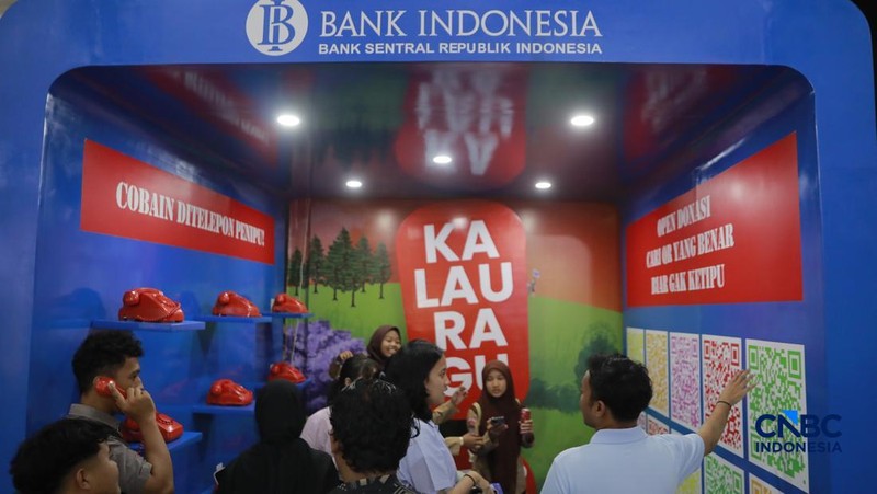 Keseruan booth Bank Indonesia dalam acara Jogja Financial Festival 2026 di Jogja Expo Center (JEC), Yogyakarta, Jawa Tengah, Jumat (22/5/2026). (CNBC Indonesia/Muhammad Sabki)