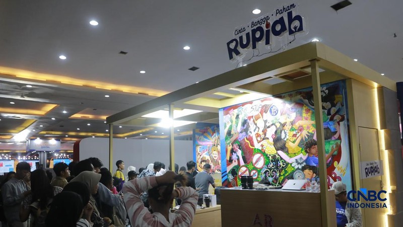 Keseruan booth Bank Indonesia dalam acara Jogja Financial Festival 2026 di Jogja Expo Center (JEC), Yogyakarta, Jawa Tengah, Jumat (22/5/2026). (CNBC Indonesia/Muhammad Sabki)