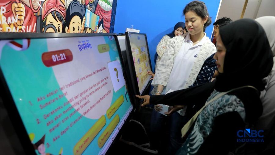 Keseruan booth Bank Indonesia dalam acara Jogja Financial Festival 2026 di Jogja Expo Center (JEC), Yogyakarta, Jawa Tengah, Jumat (22/5/2026). (CNBC Indonesia/Muhammad Sabki)