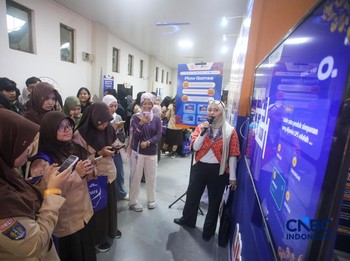 Keseruan booth Lembaga Penjamin Simpanan (LPS) dalam acara Jogja Financial Festival 2026 di Jogja Expo Center (JEC), Yogyakarta, Jawa Tengah, Jumat (22/5/2026). (CNBC Indonesia/Faisal Rahman)