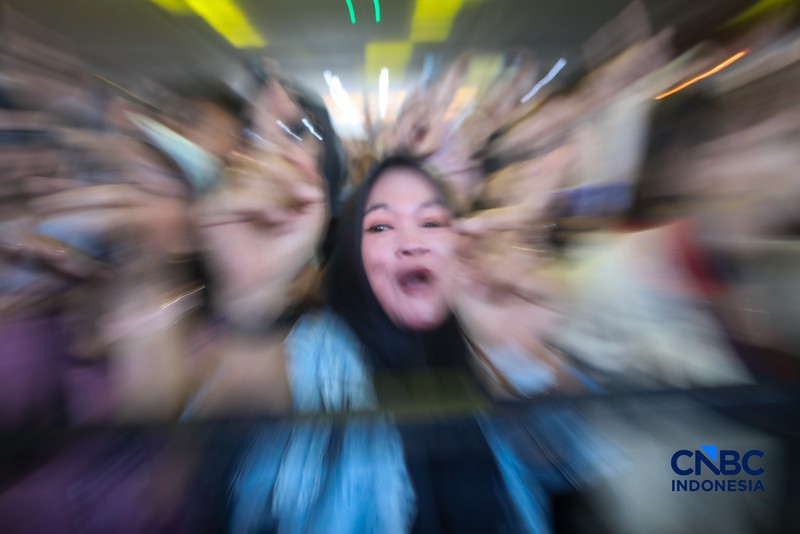 Penampilan musisi Ari Lasso dalam acara Jogja Financial Festival 2026 di Jogja Expo Center (JEC), Yogyakarta, Jawa Tengah, Jumat (22/5/2026). (CNBC Indonesia/Faisal Rahman)