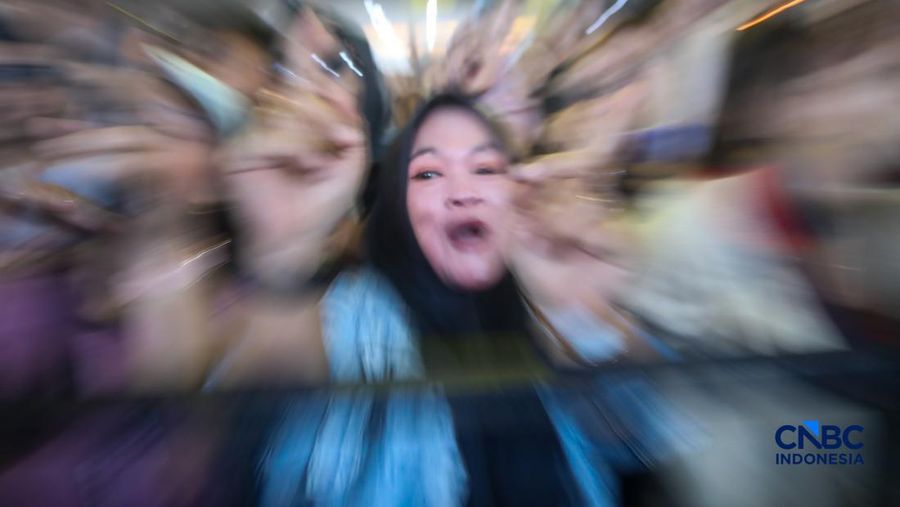 Keseruan penonton dalam Konser Jogja Financial Festival 2026 di Jogja Expo Center (JEC), Yogyakarta, Jawa Tengah, Jumat (22/5/2026). (CNBC Indonesia/Faisal Rahman)
