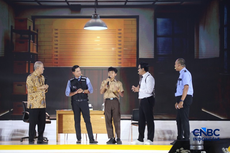 Penampilan Lapor Pak! dalam acara Jogja Financial Festival 2026 di Jogja Expo Center (JEC), Yogyakarta, Jawa Tengah, Jumat (22/5/2026). (CNBC Indonesia/Muhammad Sabki)