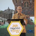 Ketua Dewan Komisioner LPS, Anggito Abimanyu saat menyampaikan sambutan dalam Jogja Financial Festival 2026 di Jogja Expo Center (JEC), Yogyakarta, Jumat (22/5/2026). (CNBC Indonesia/Faisal Rahman)