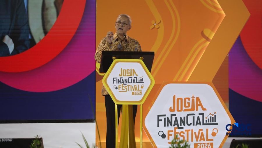 Ketua Dewan Komisioner LPS, Anggito Abimanyu saat menyampaikan sambutan dalam Jogja Financial Festival 2026 di Jogja Expo Center (JEC), Yogyakarta, Jumat (22/5/2026).