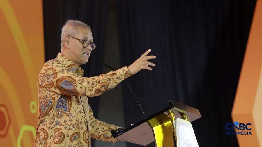 Ketua Dewan Komisioner LPS, Anggito Abimanyu saat menyampaikan sambutan dalam Jogja Financial Festival 2026 di Jogja Expo Center (JEC), Yogyakarta, DIY, Jumat (22/5/2026). (CNBC Indonesia/Muhammad Sabki)