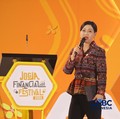 Ketua Dewan Komisioner OJK, Friderica Widyasari Dewi saat menyampaikan pemaparan dalam Jogja Financial Festival 2026 di Jogja Expo Center (JEC), Yogyakarta, DIY, Jumat (22/5/2026). (CNBC Indonesia/Faisal Rahman)