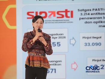 Ketua Dewan Komisioner OJK, Friderica Widyasari Dewi saat menyampaikan pemaparan dalam Jogja Financial Festival 2026 di Jogja Expo Center (JEC), Yogyakarta, DIY, Jumat (22/5/2026). (CNBC Indonesia/Faisal Rahman)
