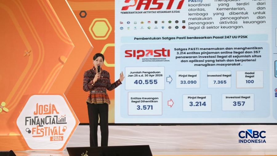 Ketua Dewan Komisioner OJK, Friderica Widyasari Dewi saat menyampaikan pemaparan dalam Jogja Financial Festival 2026 di Jogja Expo Center (JEC), Yogyakarta, DIY, Jumat (22/5/2026).