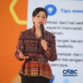 Ketua Dewan Komisioner OJK, Friderica Widyasari Dewi saat menyampaikan pemaparan dalam Jogja Financial Festival 2026 di Jogja Expo Center (JEC), Yogyakarta, DIY, Jumat (22/5/2026). (CNBC Indonesia/Faisal Rahman)