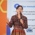 Ketua Dewan Komisioner OJK, Friderica Widyasari Dewi saat menyampaikan pemaparan dalam Jogja Financial Festival 2026 di Jogja Expo Center (JEC), Yogyakarta, DIY, Jumat (22/5/2026). (CNBC Indonesia/Faisal Rahman)