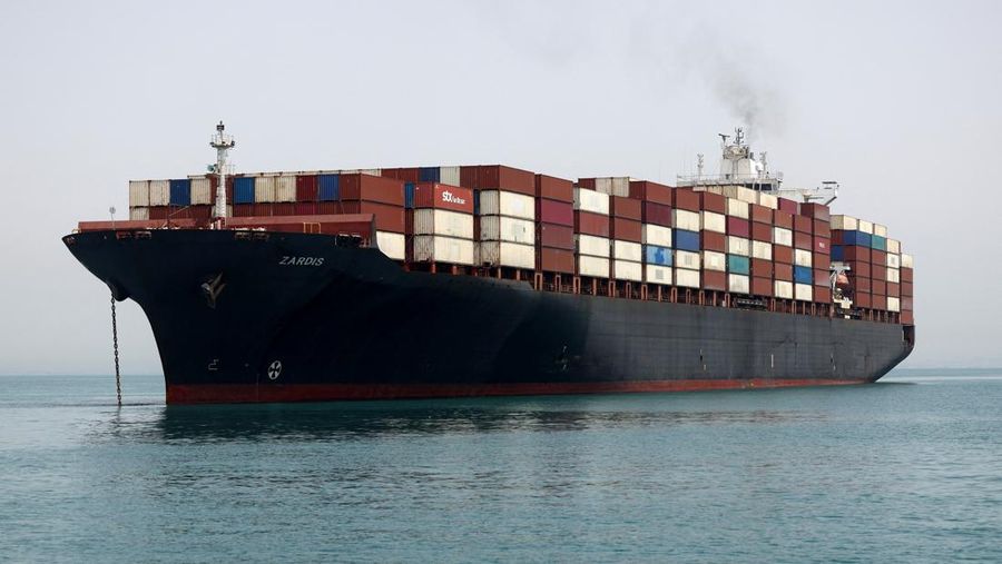Korps Garda Revolusi Islam Iran (IRGC) mengumumkan bahwa sedikitnya 31 kapal komersial, telah melintasi Selat Hormuz secara aman dalam 24 jam terakhir, Jumat (22/5/2026). (via REUTERS/Majid-Asgaripour)