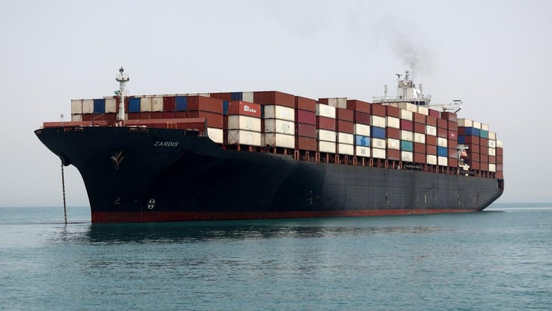 Korps Garda Revolusi Islam Iran (IRGC) mengumumkan bahwa sedikitnya 31 kapal komersial, telah melintasi Selat Hormuz secara aman dalam 24 jam terakhir, Jumat (22/5/2026). (via REUTERS/Majid-Asgaripour)
