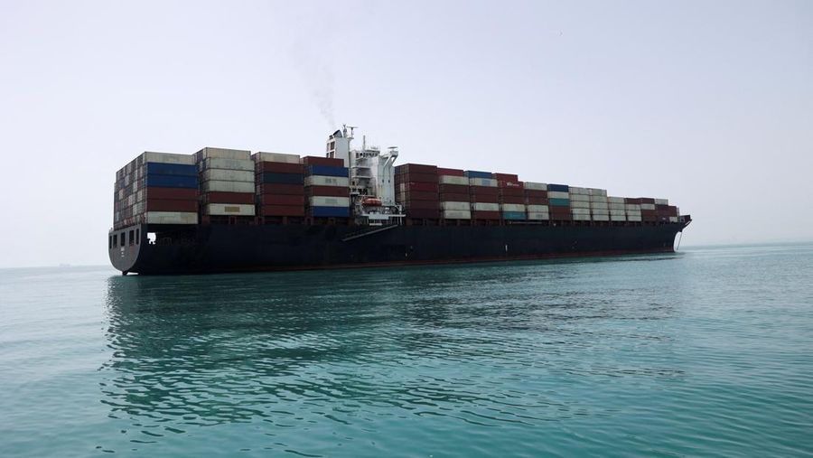 Korps Garda Revolusi Islam Iran (IRGC) mengumumkan bahwa sedikitnya 31 kapal komersial, telah melintasi Selat Hormuz secara aman dalam 24 jam terakhir, Jumat (22/5/2026). (via REUTERS/Majid-Asgaripour)