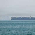 Korps Garda Revolusi Islam Iran (IRGC) mengumumkan bahwa sedikitnya 31 kapal komersial, telah melintasi Selat Hormuz secara aman dalam 24 jam terakhir, Jumat (22/5/2026). (via REUTERS/Majid-Asgaripour)