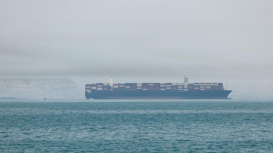 Korps Garda Revolusi Islam Iran (IRGC) mengumumkan bahwa sedikitnya 31 kapal komersial, telah melintasi Selat Hormuz secara aman dalam 24 jam terakhir, Jumat (22/5/2026). (via REUTERS/Majid-Asgaripour)