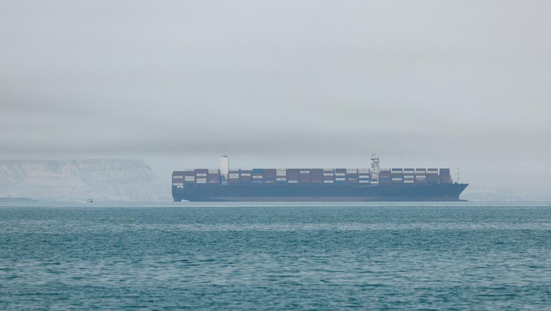 Korps Garda Revolusi Islam Iran (IRGC) mengumumkan bahwa sedikitnya 31 kapal komersial, telah melintasi Selat Hormuz secara aman dalam 24 jam terakhir, Jumat (22/5/2026). (via REUTERS/Majid-Asgaripour)