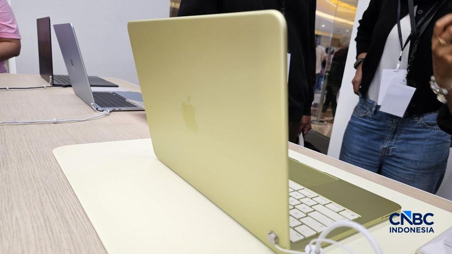 Macbook Neo gerai Digimap di Pasific Place, Jakarta, Jumat (22/5/2026). (CNBC Indonesia/Intan Rakhmayanti Dewi)
