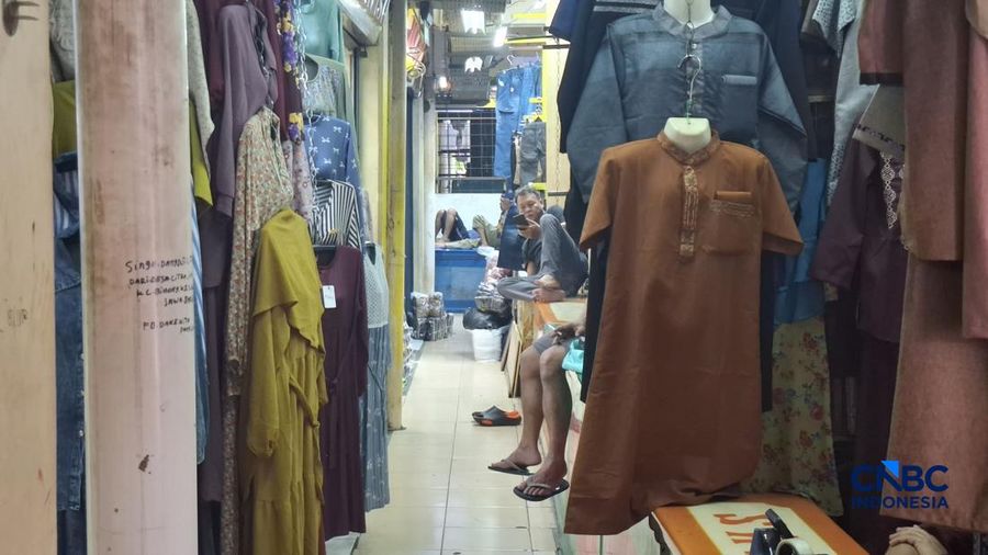 Pedagang Pasar Cipulir, Jakarta Selatan makin resah karena pembeli semakin berkurang, Jumat (22/5/2026).