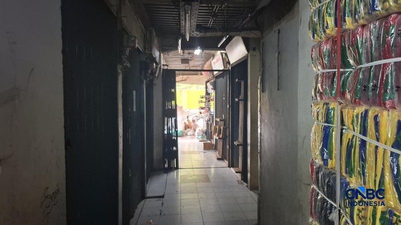 Pedagang Pasar Cipulir, Jakarta Selatan makin resah karena pembeli semakin berkurang, Jumat (22/5/2026).