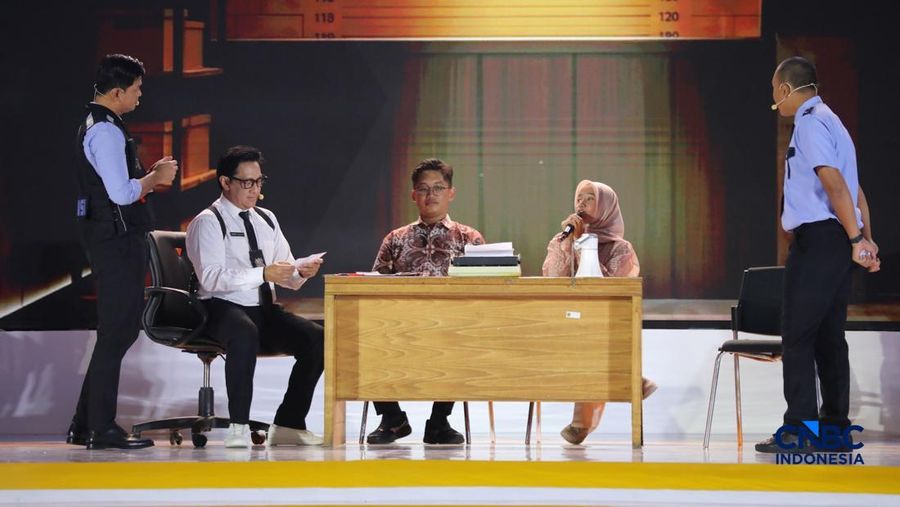 Penampilan Lapor Pak! dalam acara Jogja Financial Festival 2026 di Jogja Expo Center (JEC), Yogyakarta, Jawa Tengah, Jumat (22/5/2026). (CNBC Indonesia/Faisal Rahman)