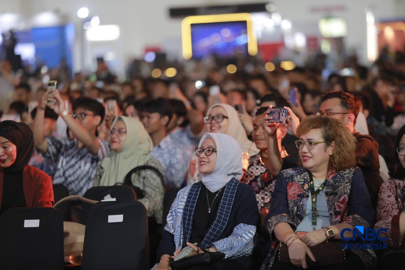 Penampilan Lapor Pak! dalam acara Jogja Financial Festival 2026 di Jogja Expo Center (JEC), Yogyakarta, Jawa Tengah, Jumat (22/5/2026). (CNBC Indonesia/Muhammad Sabki)