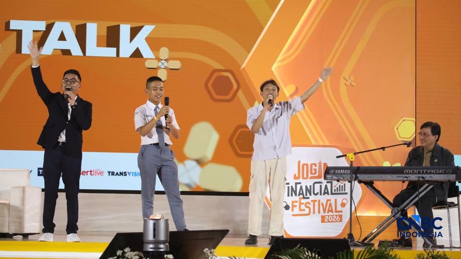 Staf Khusus (Stafsus) Presiden Bidang Ekonomi Kreatif, Yovie Widianto dan Musisi, Brian Prasetyoadi dalam Jogja Financial Festival 2026 di Jogja Expo Center (JEC), Yogyakarta, Jumat (22/5/2026).