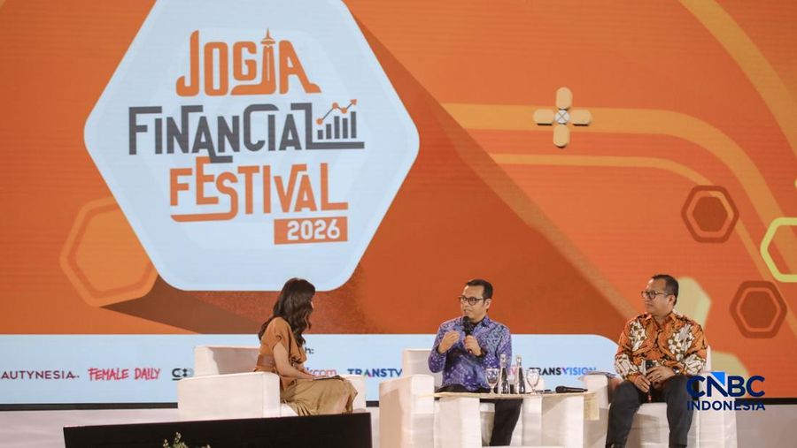 Wakil Menteri Komunikasi dan Digital, Nezar Patria saat menyampaikan pemaparan dalam Jogja Financial Festival 2026 di Jogja Expo Center (JEC), Yogyakarta, DIY, Jumat (22/5/2026).