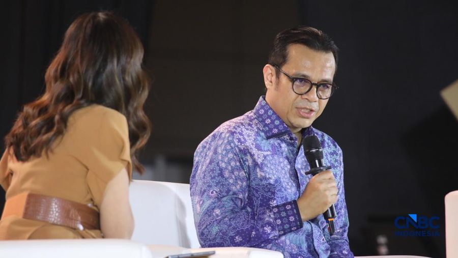 Wakil Menteri Komunikasi dan Digital, Nezar Patria saat menyampaikan pemaparan dalam Jogja Financial Festival 2026 di Jogja Expo Center (JEC), Yogyakarta, DIY, Jumat (22/5/2026). (CNBC Indonesia/Faisal Rahman)
